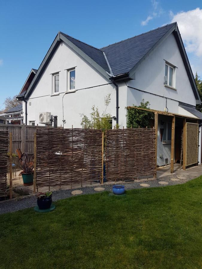 Post Office Row Apartment And Garden Crickhowell Exteriör bild